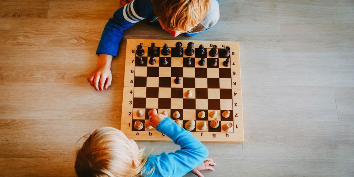 فواید آموزش شطرنج به کودکان 118فایل