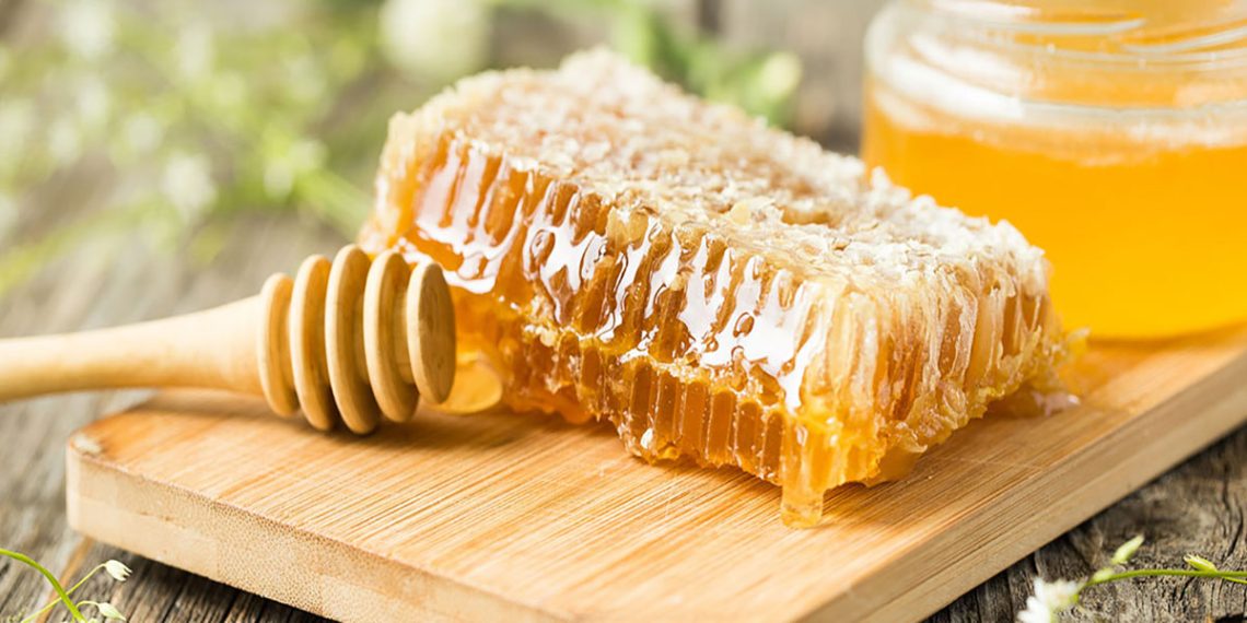 آشنایی باخواص عسل طبیعی عکس شاخص 118فایل