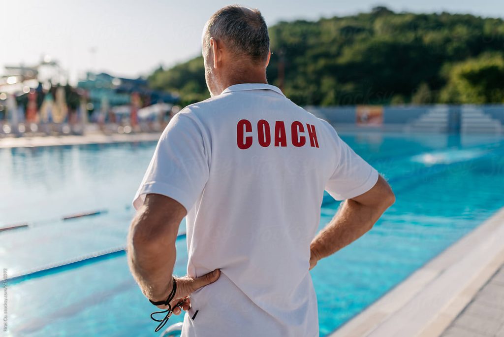 حقوق مربی شنا - عکس وسط - وبسایت 118فایل